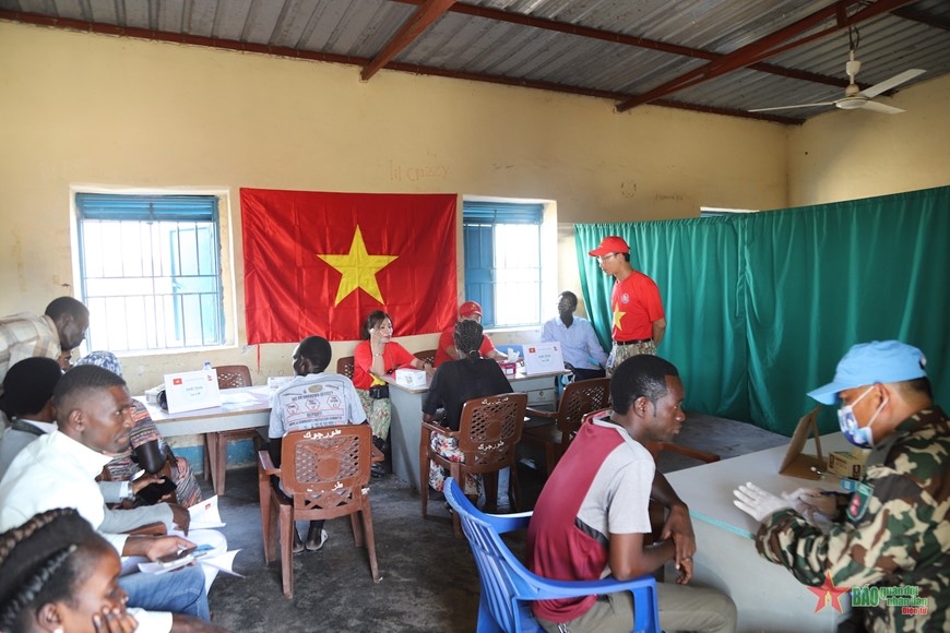 /UploadStore/admin/231120 Kham benh mien phi tai Abyei/01.jpg